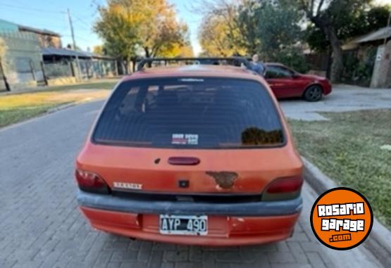 Autos - Renault Clio 1996 GNC 185000Km - En Venta