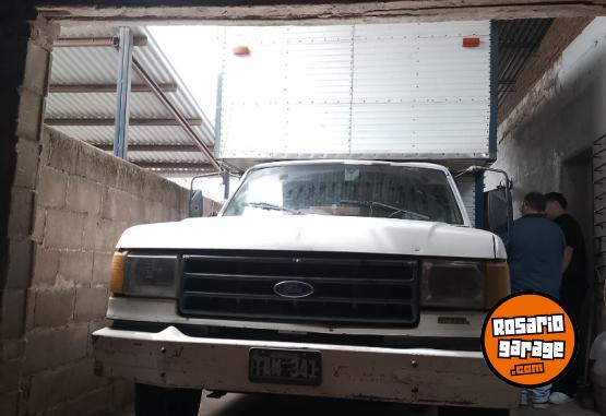 Camiones y Grúas - Vendo-permuto - En Venta