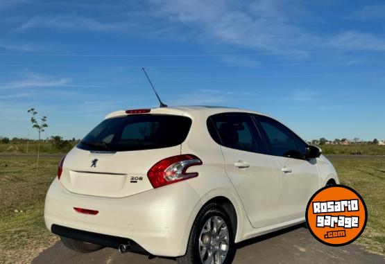 Autos - Peugeot 208 2015 Nafta 136000Km - En Venta