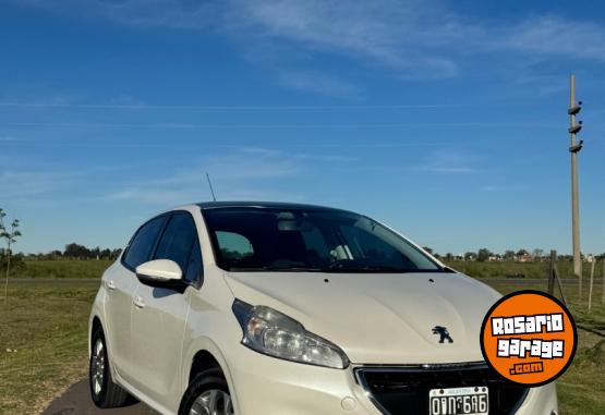 Autos - Peugeot 208 2015 Nafta 136000Km - En Venta