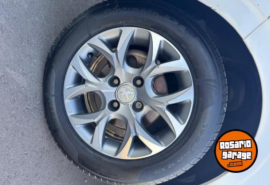 Autos - Peugeot 208 2015 Nafta 136000Km - En Venta