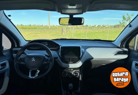 Autos - Peugeot 208 2015 Nafta 136000Km - En Venta