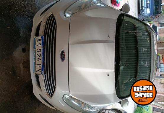 Autos - Ford Fiesta kinetic SE plus 2016 Nafta 74500Km - En Venta