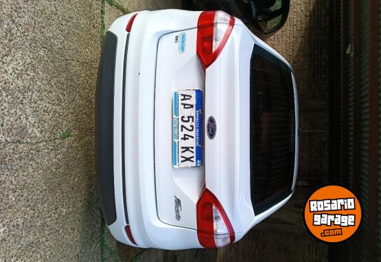 Autos - Ford Fiesta kinetic SE plus 2016 Nafta 74500Km - En Venta