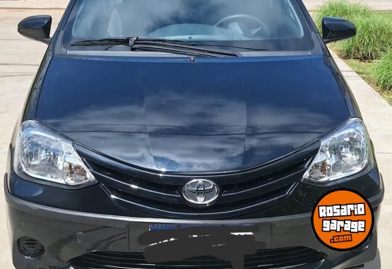 Autos - Toyota Etios XS sedan 2017 Nafta 100000Km - En Venta