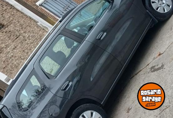 Autos - Chevrolet Spin lt 5 asientos 2016 Nafta 120000Km - En Venta