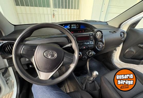 Autos - Toyota ETIOS x 1.5 6M/T 2022 Nafta 56600Km - En Venta