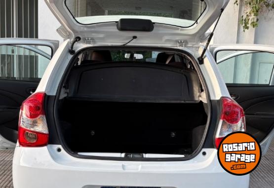 Autos - Toyota ETIOS x 1.5 6M/T 2022 Nafta 56600Km - En Venta