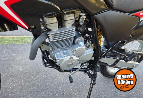 Motos - Honda Xr Tornado 250 2020 Nafta 12200Km - En Venta