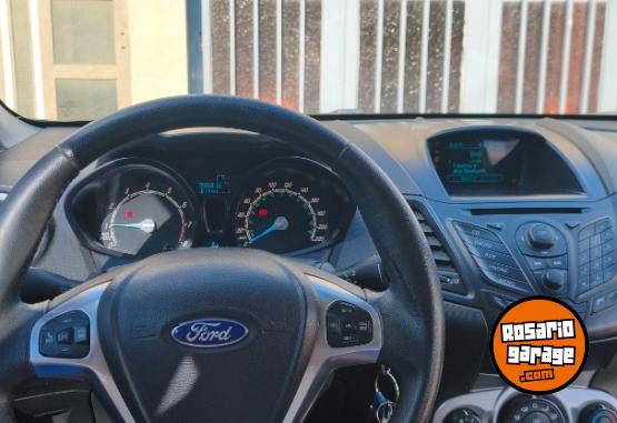 Autos - Ford Fiesta 2015 Nafta 99650Km - En Venta