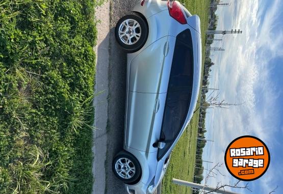 Autos - Ford Ford fiesta kinetic S plu 2017 Nafta 146000Km - En Venta