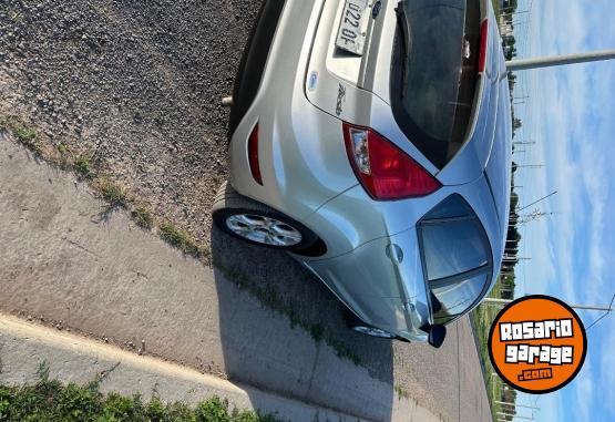 Autos - Ford Ford fiesta kinetic S plu 2017 Nafta 146000Km - En Venta