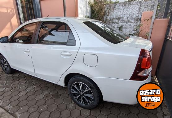Autos - Toyota Etios 2016 Nafta 128000Km - En Venta