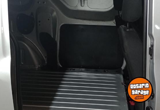 Utilitarios - Renault KANGOO II EXPRESS 2A SCE 2024 Nafta 96472Km - En Venta