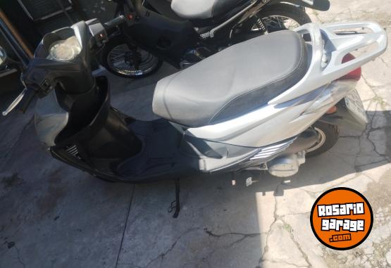 Motos - Mondial Scooter mondial 150 2021 Nafta 19000Km - En Venta