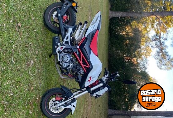 Motos - Benelli 135 2019 Nafta 120000Km - En Venta