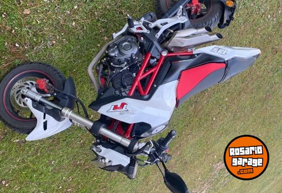 Motos - Benelli 135 2019 Nafta 120000Km - En Venta