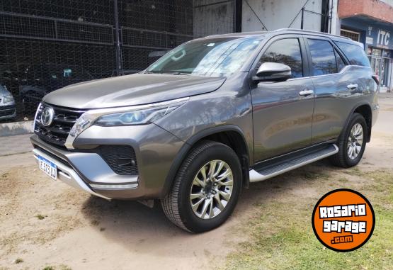 Camionetas - Toyota SW4 SRX 2.8 2021 Diesel 102400Km - En Venta