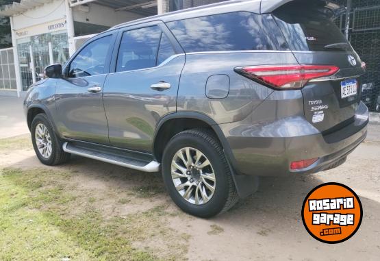 Camionetas - Toyota SW4 SRX 2.8 2021 Diesel 102400Km - En Venta