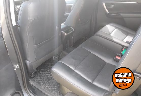 Camionetas - Toyota SW4 SRX 2.8 2021 Diesel 102400Km - En Venta