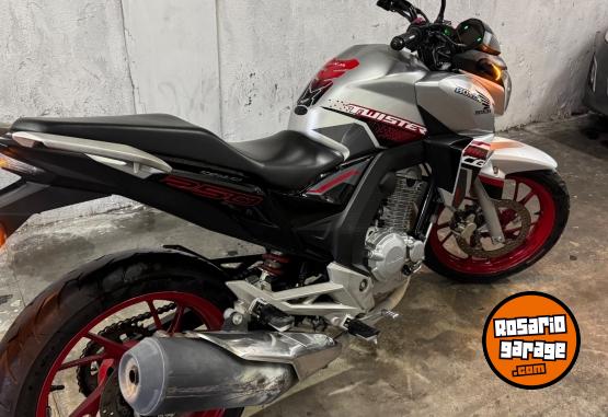 Motos - Honda Twister 2022 Nafta 29000Km - En Venta