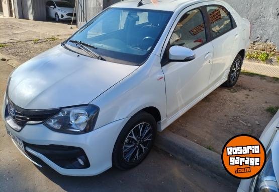 Autos - Toyota Etios,XLS 1.5 4 p 2018 Nafta 72000Km - En Venta