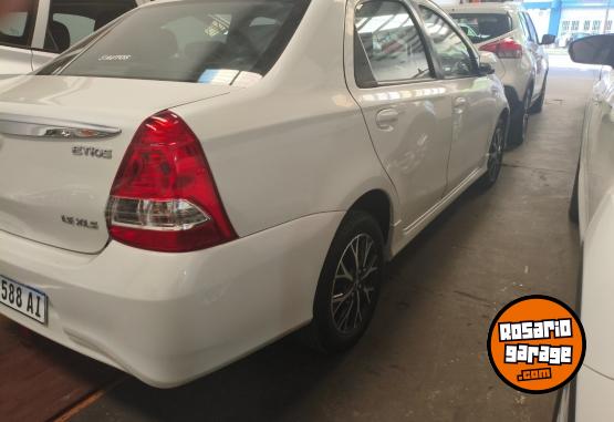 Autos - Toyota Etios,XLS 1.5 4 p 2018 Nafta 72000Km - En Venta