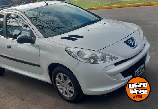 Autos - Peugeot 207. 1.4 Active. 5 puerta 2013 GNC 122000Km - En Venta
