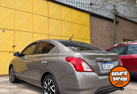 Autos - Nissan Versa 2018 Nafta 80000Km - En Venta