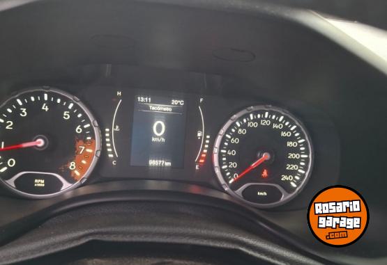 Camionetas - Chrysler 2017 sport plus 2017 Nafta 98500Km - En Venta