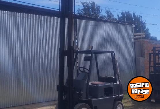 Camiones y Grúas - Vendo autoelevador 2 TN - En Venta