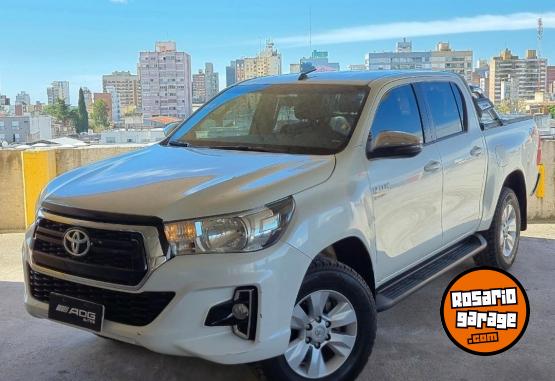 Camionetas - Toyota Hilux SRV 4x4 AT6 2020 Diesel 150000Km - En Venta