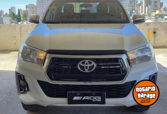 Camionetas - Toyota Hilux SRV 4x4 AT6 2020 Diesel 150000Km - En Venta