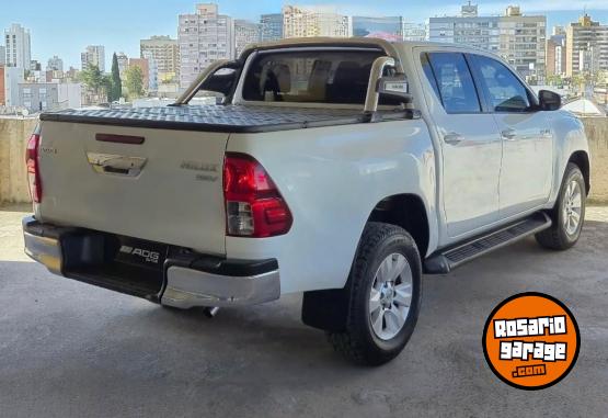 Camionetas - Toyota Hilux SRV 4x4 AT6 2020 Diesel 150000Km - En Venta