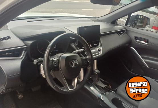 Autos - Toyota Corolla cross 2022 Nafta 100000Km - En Venta