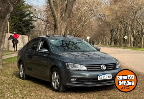 Autos - Volkswagen VENTO ADVANCE PLUS 2.5 2016 Nafta 177000Km - En Venta
