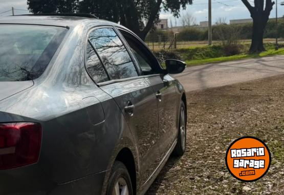 Autos - Volkswagen VENTO ADVANCE PLUS 2.5 2016 Nafta 177000Km - En Venta