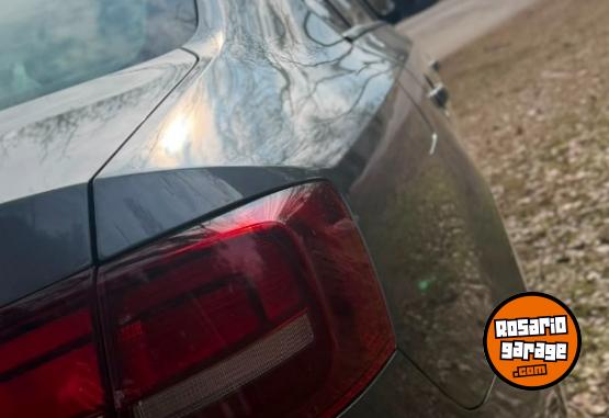 Autos - Volkswagen VENTO ADVANCE PLUS 2.5 2016 Nafta 177000Km - En Venta