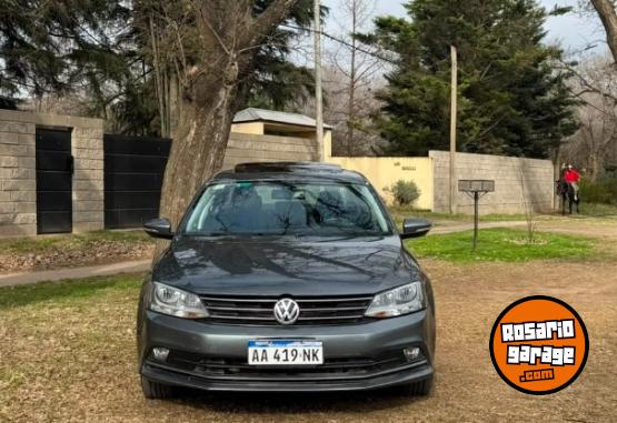 Autos - Volkswagen VENTO ADVANCE PLUS 2.5 2016 Nafta 177000Km - En Venta