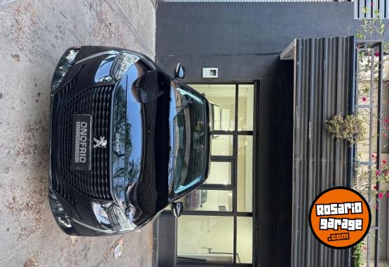 Autos - Peugeot 208 2023 Nafta 28000Km - En Venta