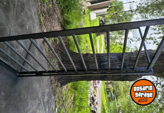 Hogar - Puerta reja - En Venta