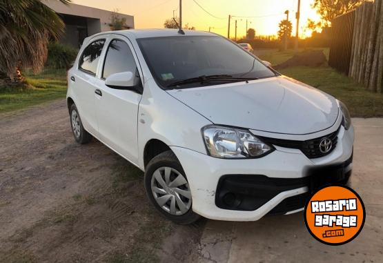 Autos - Toyota Etios 2019 Nafta 82000Km - En Venta
