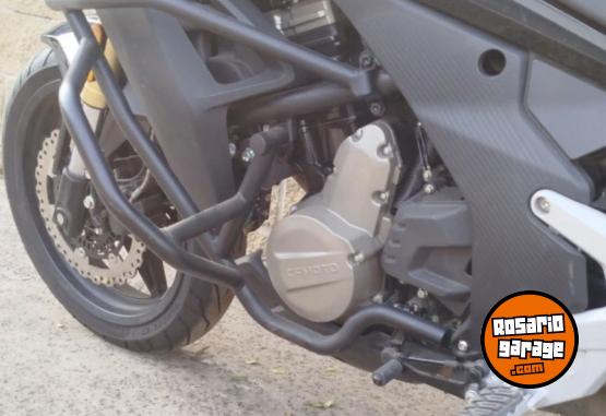 Motos - CF MT 650 CC 2023 Nafta 492Km - En Venta
