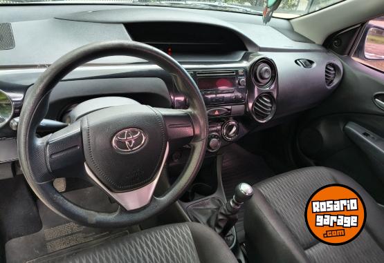 Autos - Toyota Etyos xs 2018 Nafta 107000Km - En Venta