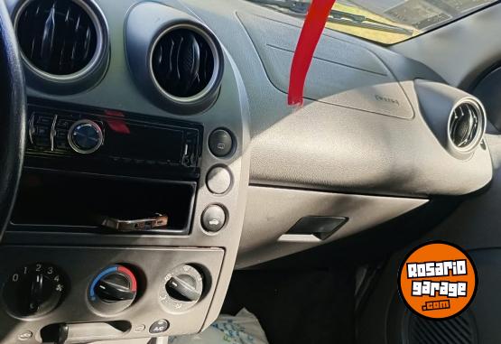 Autos - Ford Fiesta 2005 ambiente 2025 Nafta 200000Km - En Venta