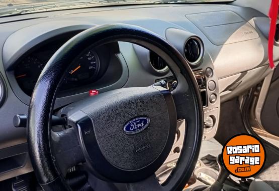 Autos - Ford Fiesta 2005 ambiente 2025 Nafta 200000Km - En Venta