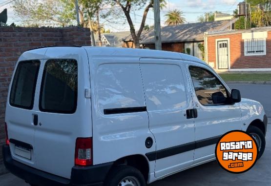 Utilitarios - Peugeot PARTNER 2017 Diesel 138000Km - En Venta