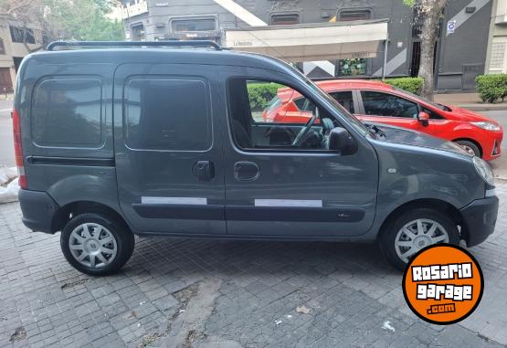 Utilitarios - Renault Kangoo Confort 1PLC 2018 GNC 145000Km - En Venta