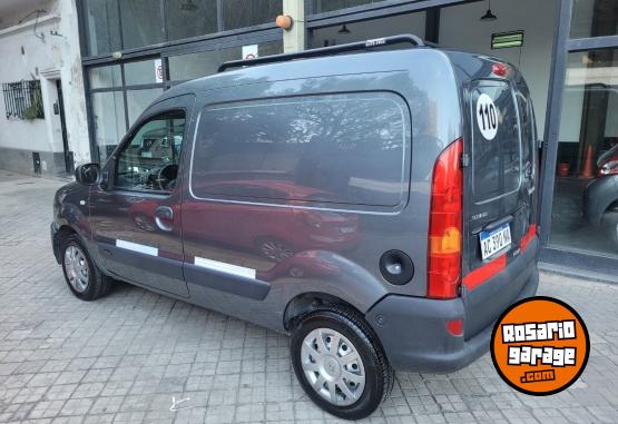 Utilitarios - Renault Kangoo Confort 1PLC 2018 GNC 145000Km - En Venta