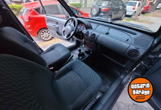 Utilitarios - Renault Kangoo Confort 1PLC 2018 GNC 145000Km - En Venta
